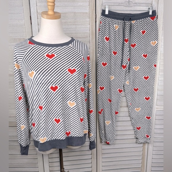 SECRET TREASURES Soft Fleece Pajama Set Stripes/Hearts-Small - Picture 1 of 2